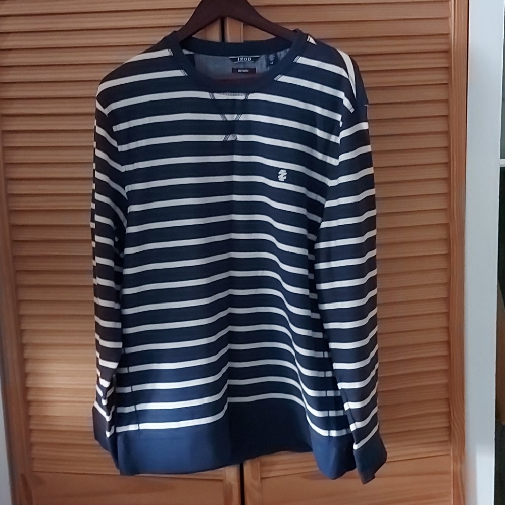 IZOD long sleeve .